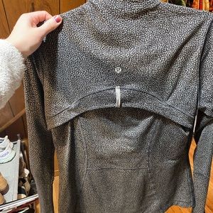 Lululemon define jacket. EUC. Size 6.